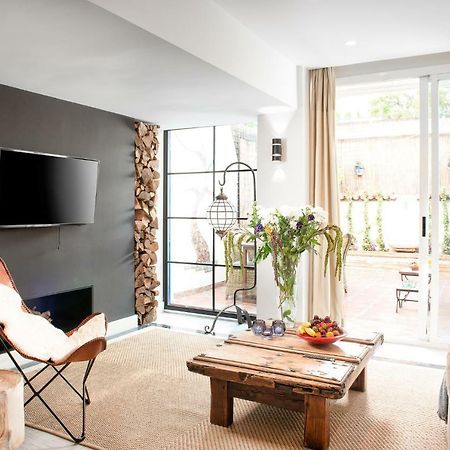 Marbella Center Beachfront With Private Patio Extérieur photo