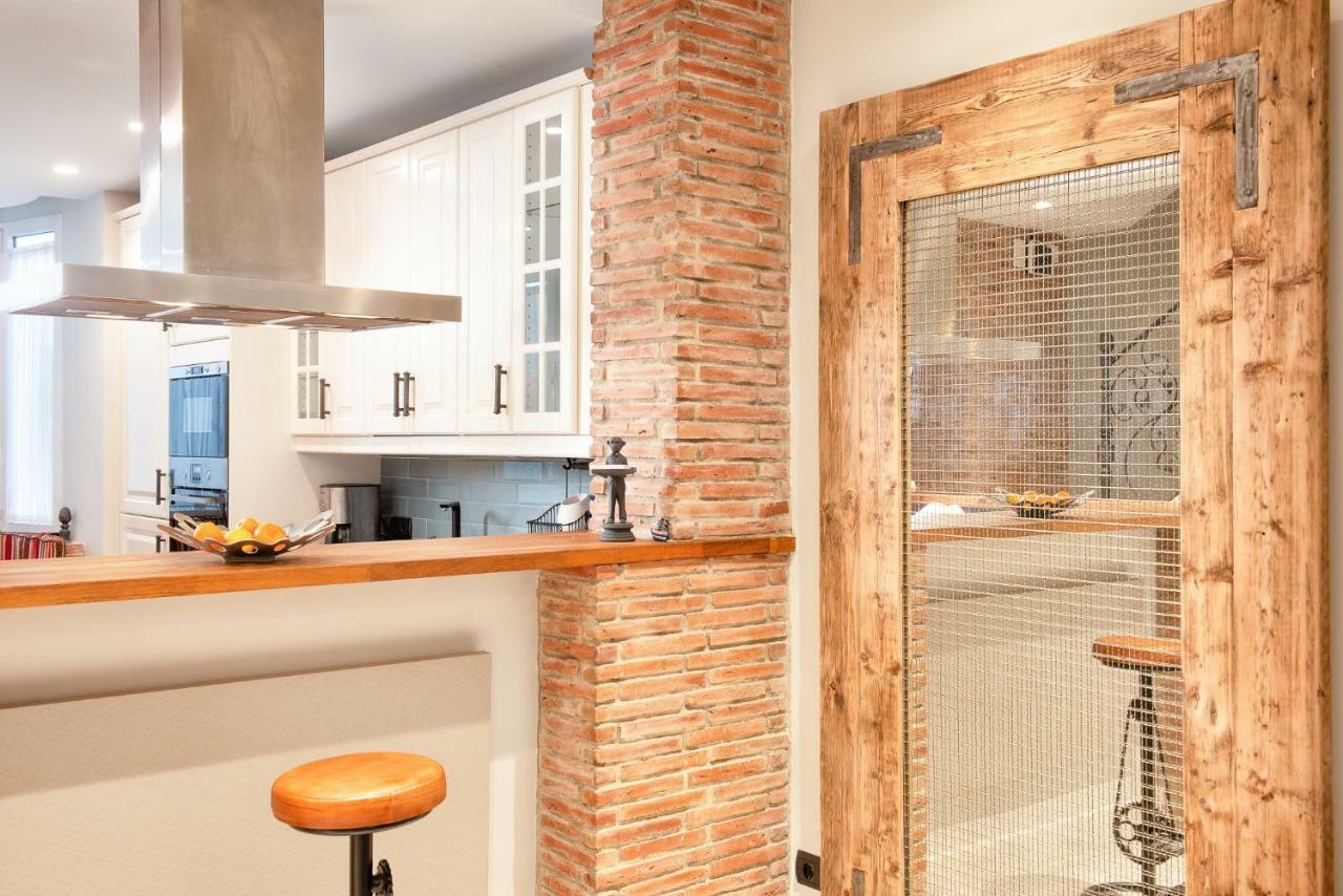 Marbella Center Beachfront With Private Patio Extérieur photo