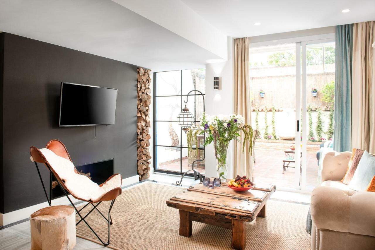 Marbella Center Beachfront With Private Patio Extérieur photo